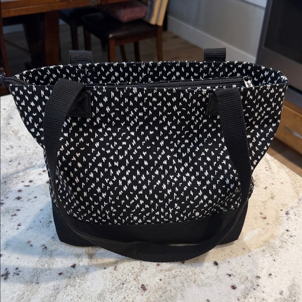 Thirty-One Demi Day Bag in a black and white "Lil' Scribble"